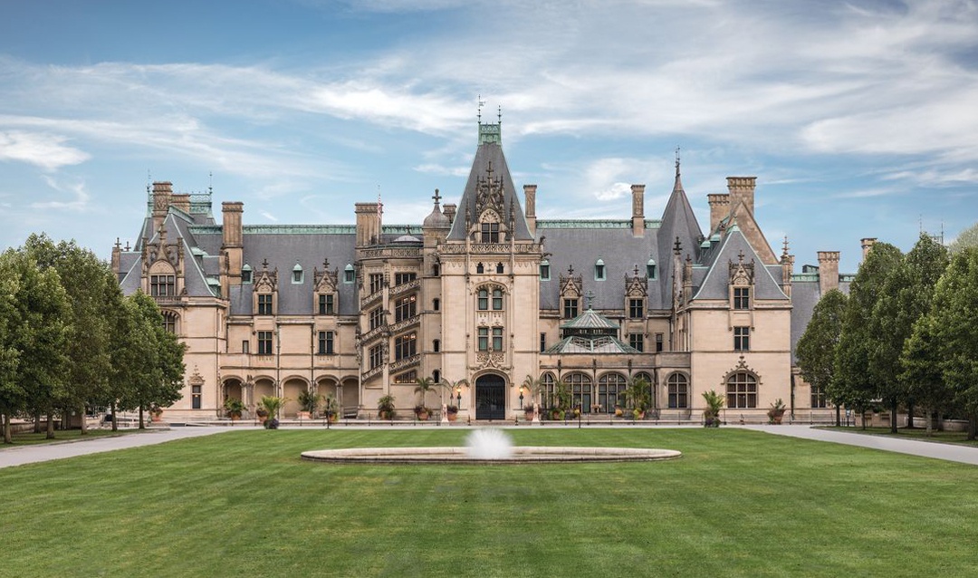 Moving into America's Largest Home - Biltmore